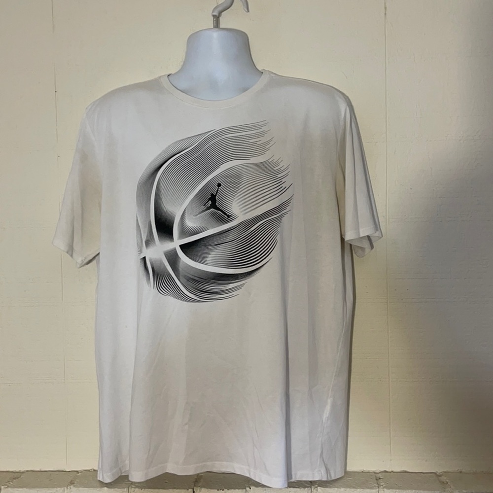 AIR JARDAN DRI-FIT T-SHIRT. WHITE EXTRA LARGE.